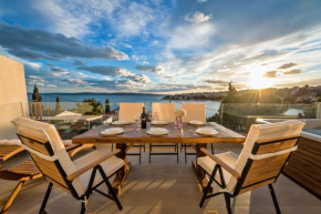 Royal, sea view apartment near Trogir and Split